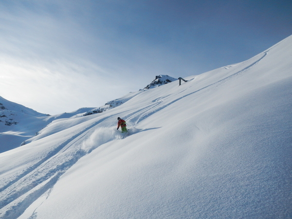 Hors-piste en poudreuse